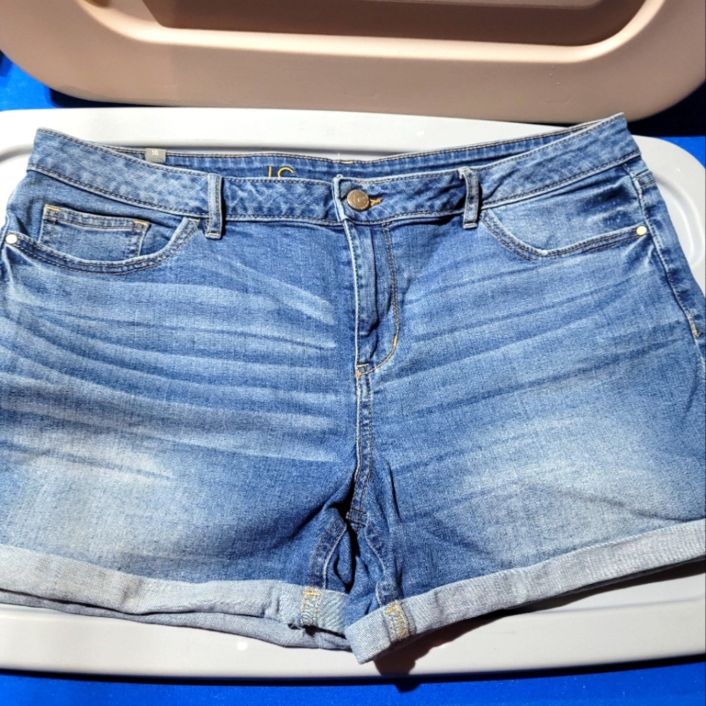 Lauren Conrad size 16 Jean short